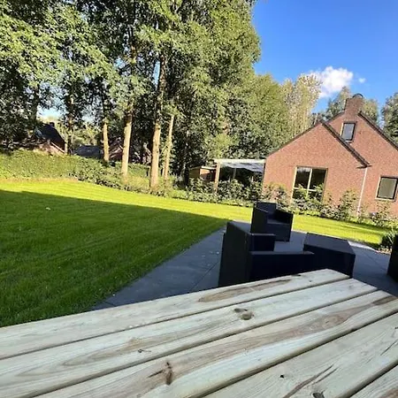 Holiday home Sfeervol Vrijstaand 6 Persoons Ruime Tuin, Bij Nijmegen *