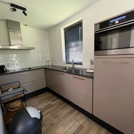 Holiday home Sfeervol Vrijstaand 6 Persoons Ruime Tuin, Bij Nijmegen *